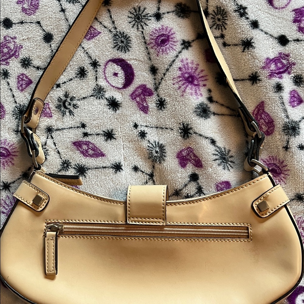 VINTAGE GUESS CURVE MINI PURSE - Picture 7 of 15